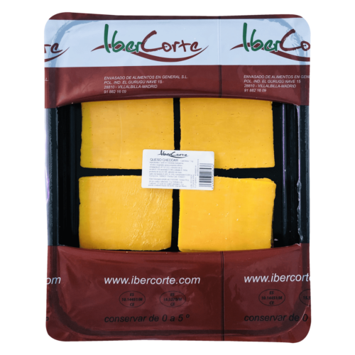Bandeja de Queso cheddar en lonchas cuadradas y envasado en atmósfera protectora.<br>Formatos de 500 grs 1 kg y 2 kg